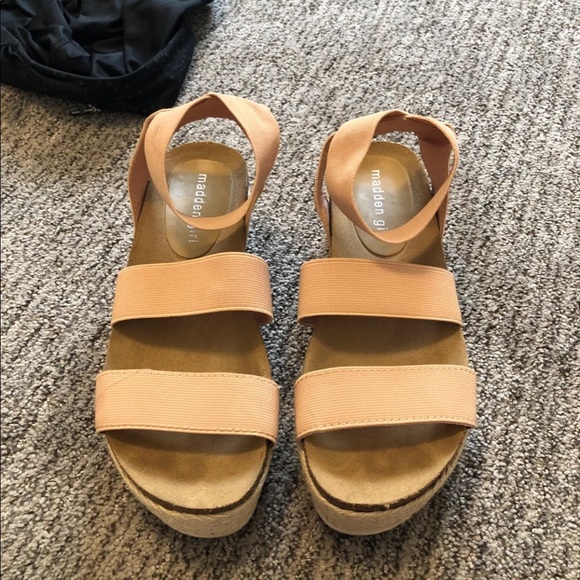 Platform sandals - Picture 2 of 2
